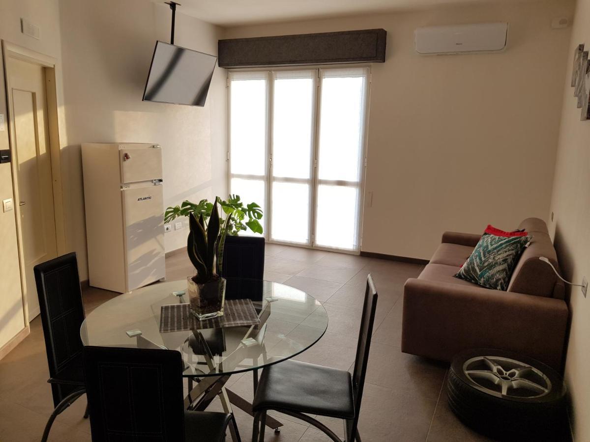 Yelay Apartments & Holiday Lago Di Garda Raffa المظهر الخارجي الصورة
